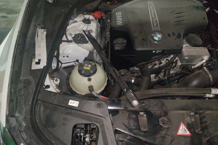 Used BMW 5 Series 2014 528Li Leading Model Engine Bay Right