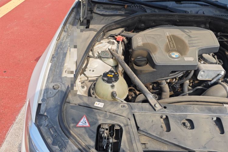 Used BMW 5 Series 2014 520i Elegant Edition Engine Bay Right