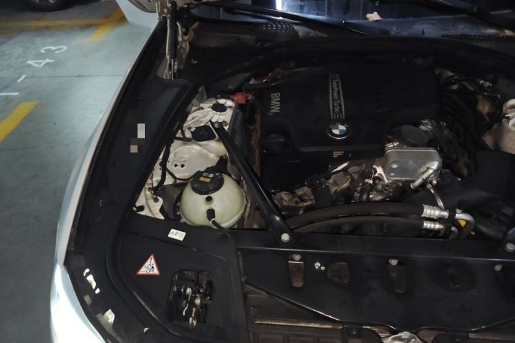 Used BMW 5 Series 2014 525Li Leading Model Engine Bay Right