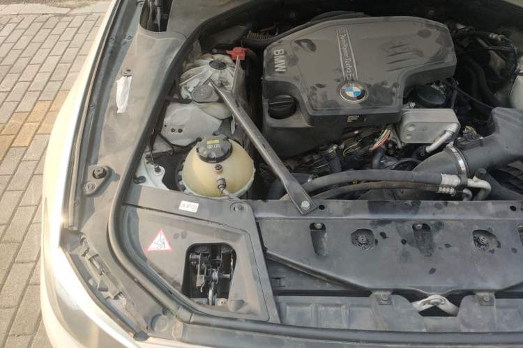 Used BMW 5 Series 2014 528Li Leading Model Engine Bay Right