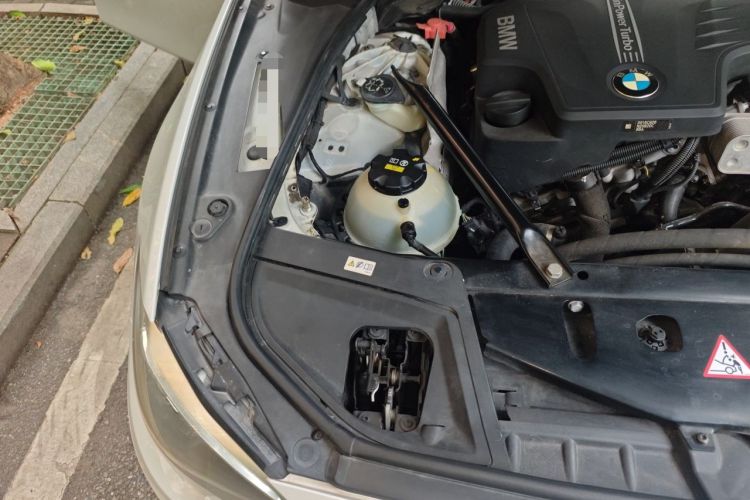 Used BMW 5 Series 2014 528Li Leading Model Engine Bay Right