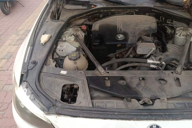 Used BMW 5 Series 2014 528Li Leading Model Engine Bay Right