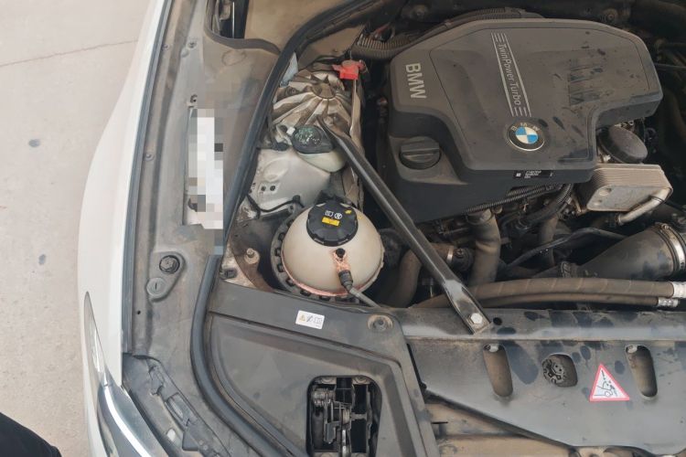 Used BMW 5 Series 2014 525Li Leading Model Engine Bay Right