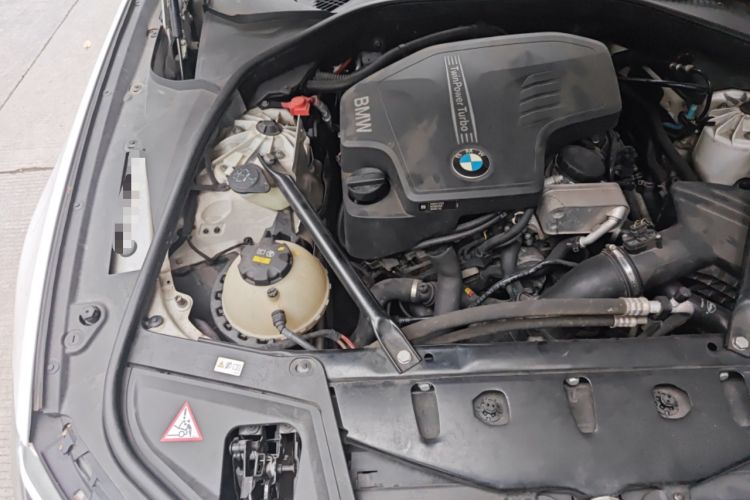 Used BMW 5 Series 2014 520i Elegant Edition Engine Bay Right