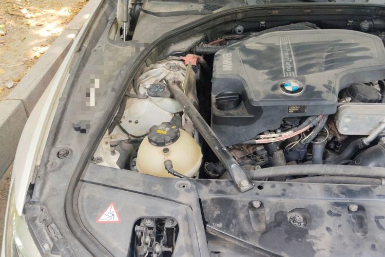 Used BMW 5 Series 2014 525Li Fashion Design Package Engine Bay Right
