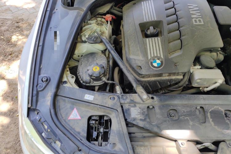 Used BMW 5 Series 2014 530Li Leading Model Engine Bay Right