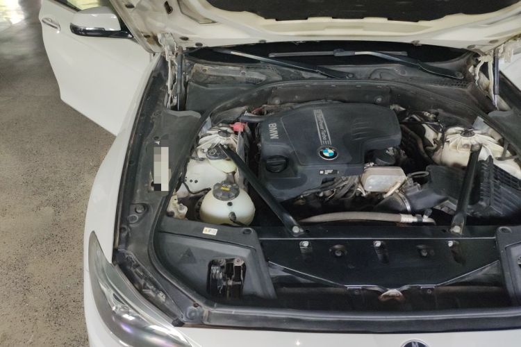 Used BMW 5 Series 2014 525Li Luxury Design Package Engine Bay Right