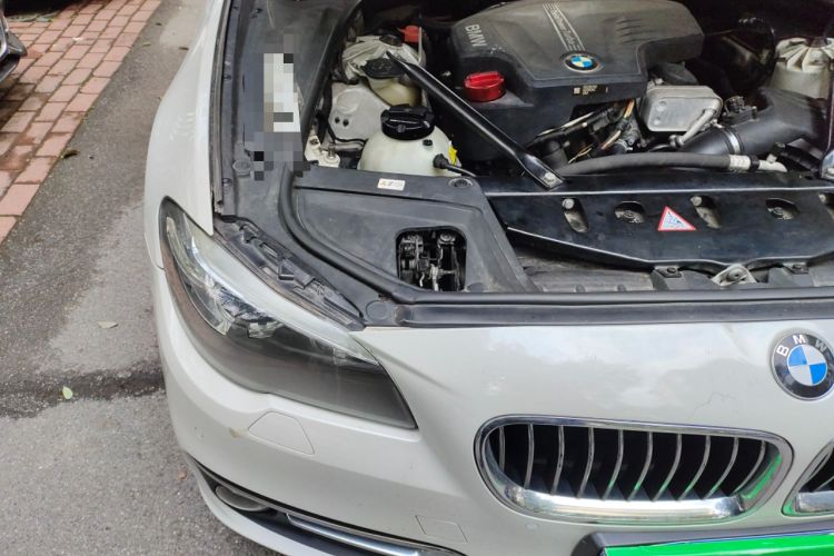 Used BMW 5 Series 2014 525Li Luxury Design Package Engine Bay Right