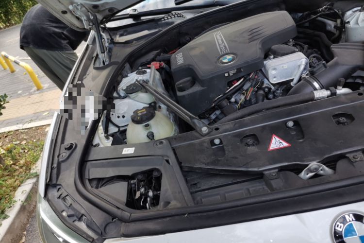 Used BMW 5 Series 2014 525Li Luxury Design Package Engine Bay Right