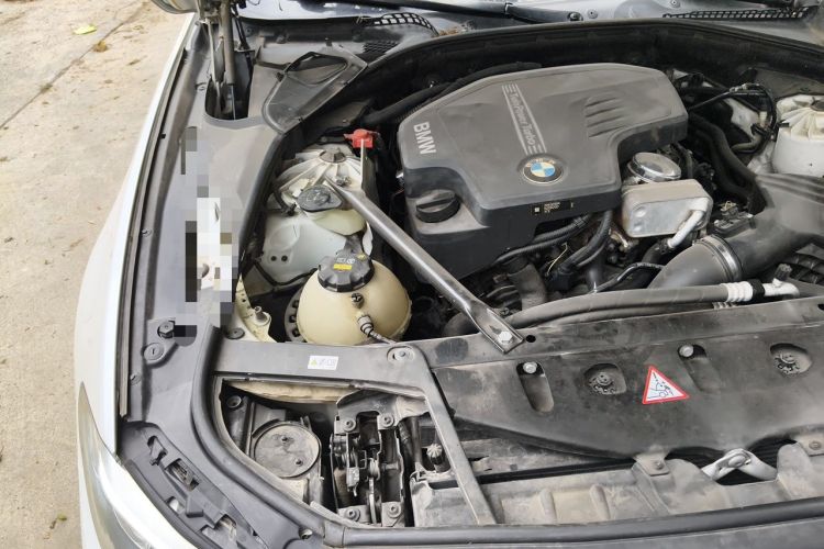 Used BMW 5 Series 2014 520Li Elegant Model Engine Bay Right