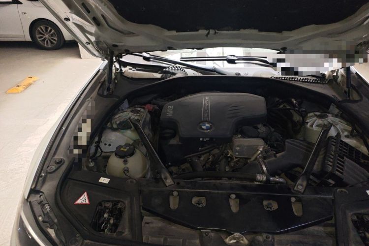 Used BMW 5 Series 2014 525Li Leading Model Engine Bay Right