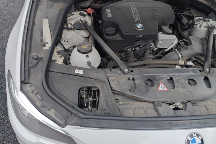 Used BMW 5 Series 2014 525Li Luxury Design Package Engine Bay Right
