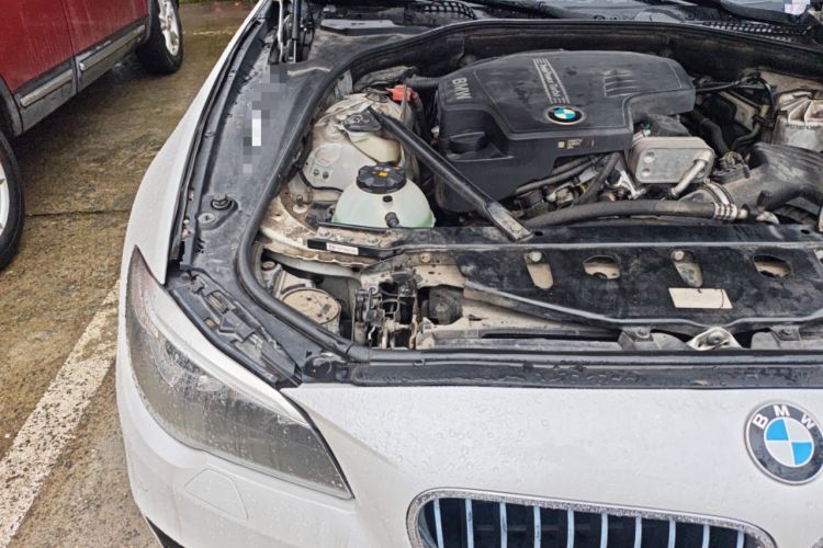 Used BMW 5 Series 2014 525Li Leading Model Engine Bay Right