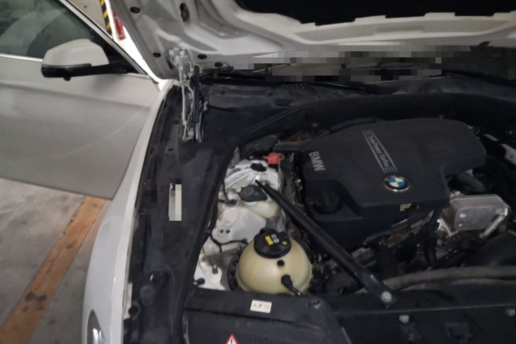 Used BMW 5 Series 2014 525Li Leading Model Engine Bay Right