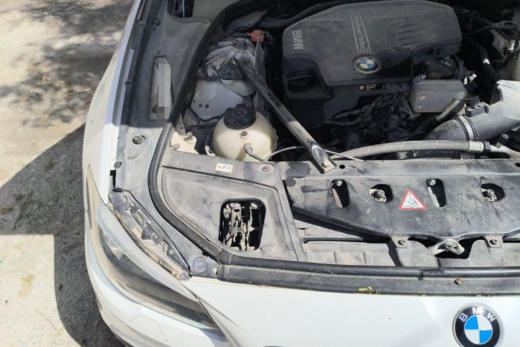 Used BMW 5 Series 2014 525Li Leading Model Engine Bay Right