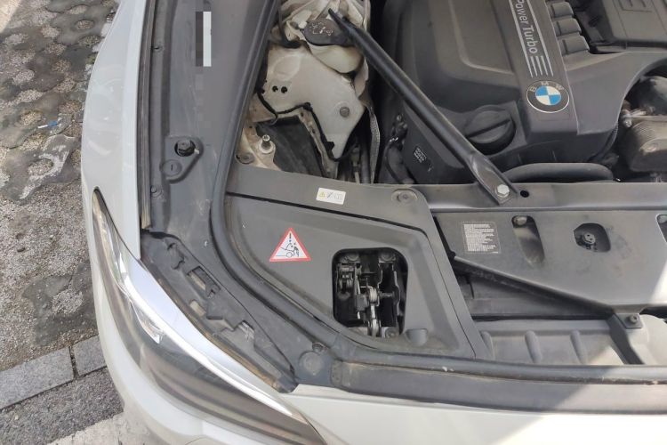 Used BMW 5 Series 2014 535Li Luxury Design Package Engine Bay Right