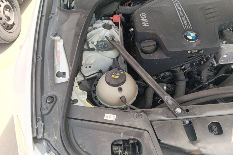 Used BMW 5 Series 2014 525Li Leading Model Engine Bay Right