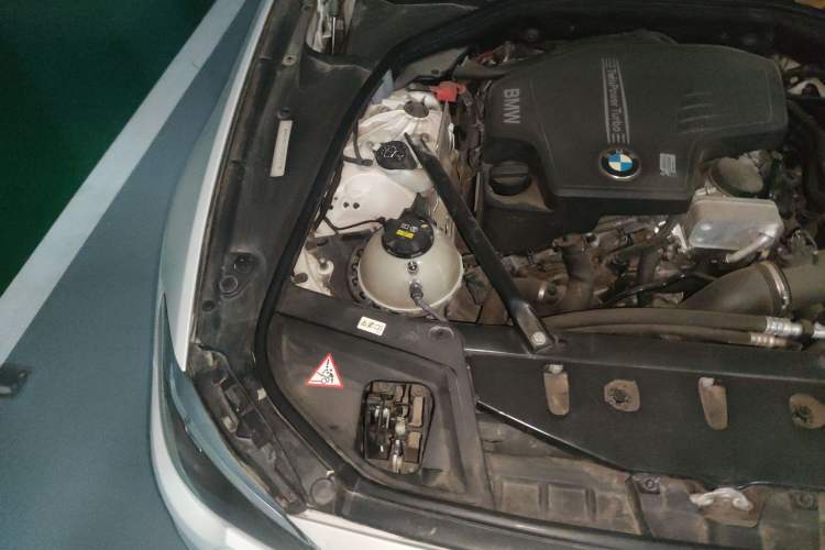 Used BMW 5 Series 2014 520i Touring Edition Engine Bay Right