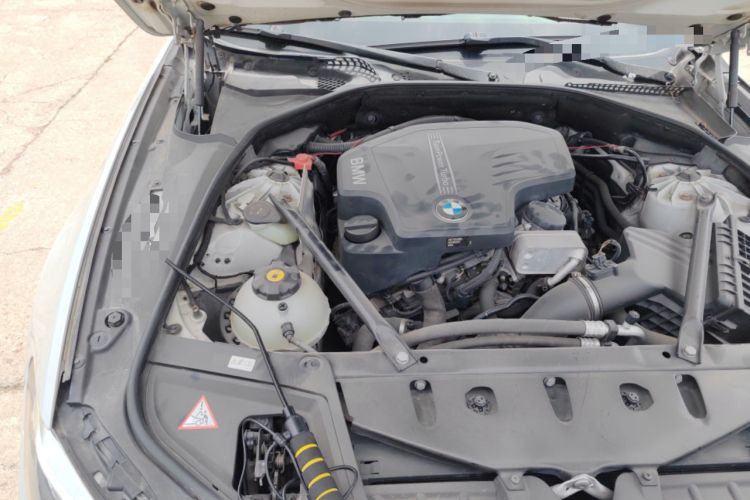 Used BMW 5 Series 2014 525Li Leading Model Engine Bay Right