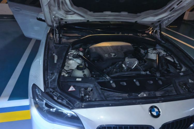 Used BMW 5 Series 2014 520i Elegant Edition Engine Bay Right