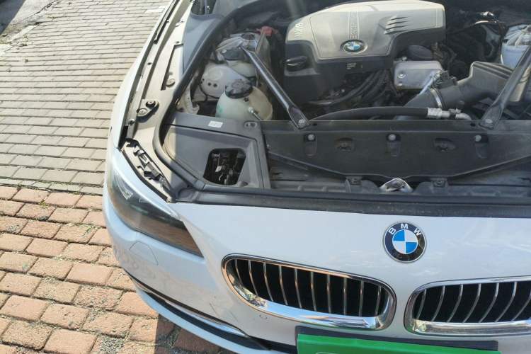 Used BMW 5 Series 2014 525Li Luxury Design Package Engine Bay Right