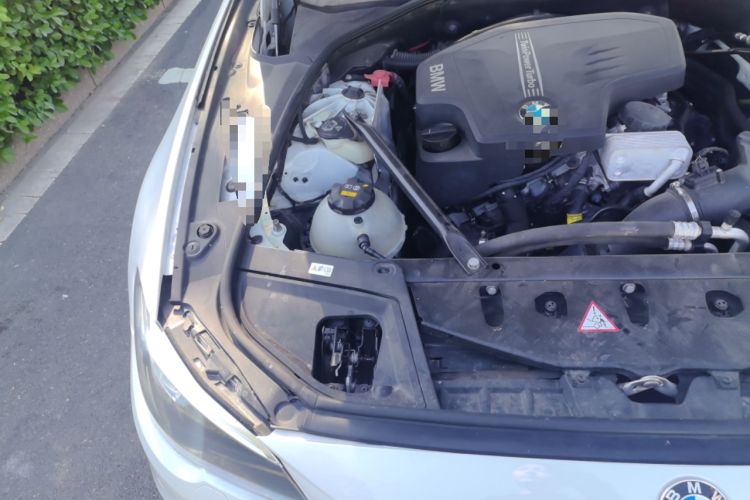 Used BMW 5 Series 2014 520Li Elegant Model Engine Bay Right