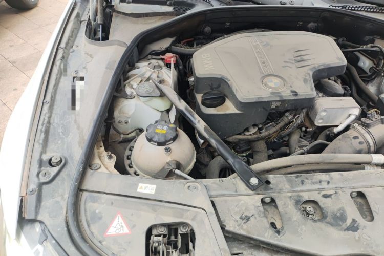 Used BMW 5 Series 2014 525Li Luxury Design Package Engine Bay Right