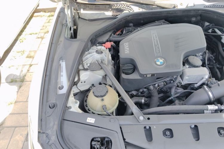 Used BMW 5 Series 2014 520i Elegant Edition Engine Bay Right