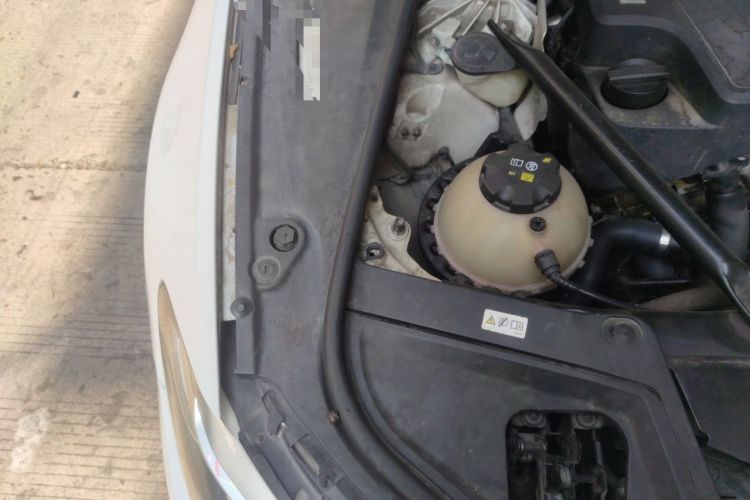 Used BMW 5 Series 2014 528Li Leading Model Engine Bay Right