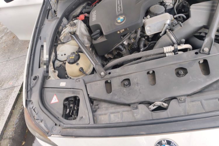 Used BMW 5 Series 2014 520Li Elegant Model Engine Bay Right