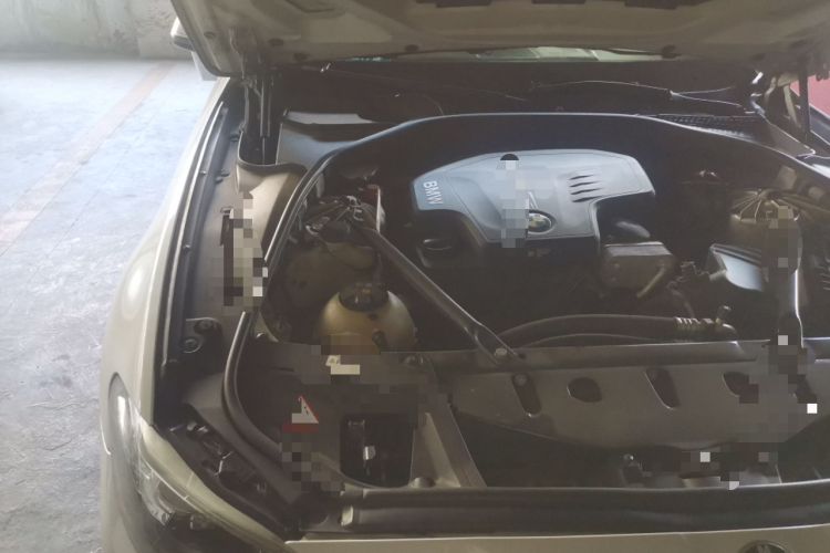 Used BMW 5 Series 2014 525Li Luxury Design Package Engine Bay Right