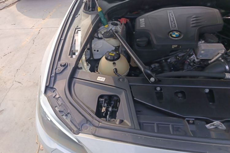 Used BMW 5 Series 2014 528Li Leading Model Engine Bay Right