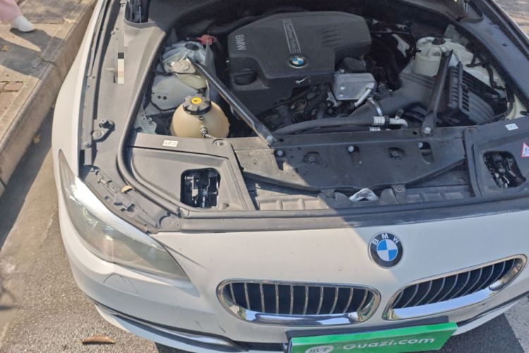 Used BMW 5 Series 2014 525Li Luxury Design Package Engine Bay Right