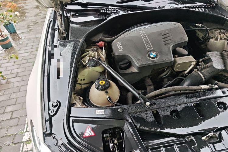 Used BMW 5 Series 2014 520i Elegant Edition Engine Bay Right