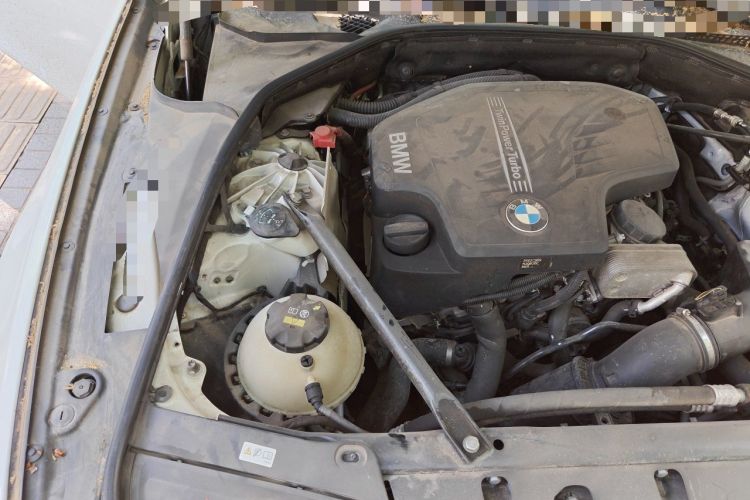 Used BMW 5 Series 2014 525Li Leading Model Engine Bay Right