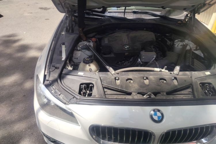 Used BMW 5 Series 2014 525Li Luxury Design Package Engine Bay Right