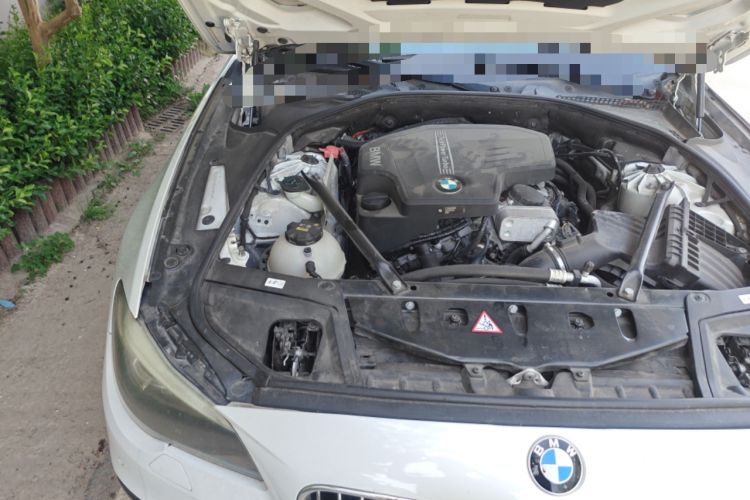 Used BMW 5 Series 2014 525Li Luxury Design Package Engine Bay Right