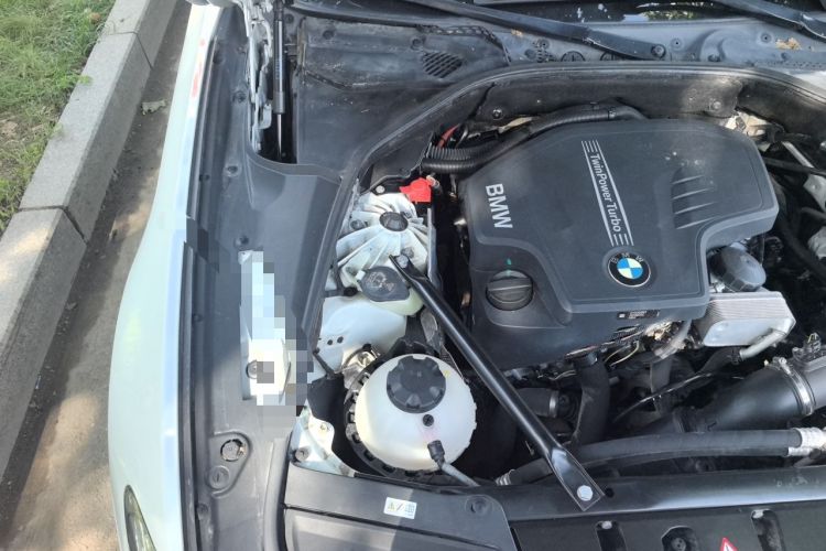 Used BMW 5 Series 2014 525Li Luxury Design Package Engine Bay Right