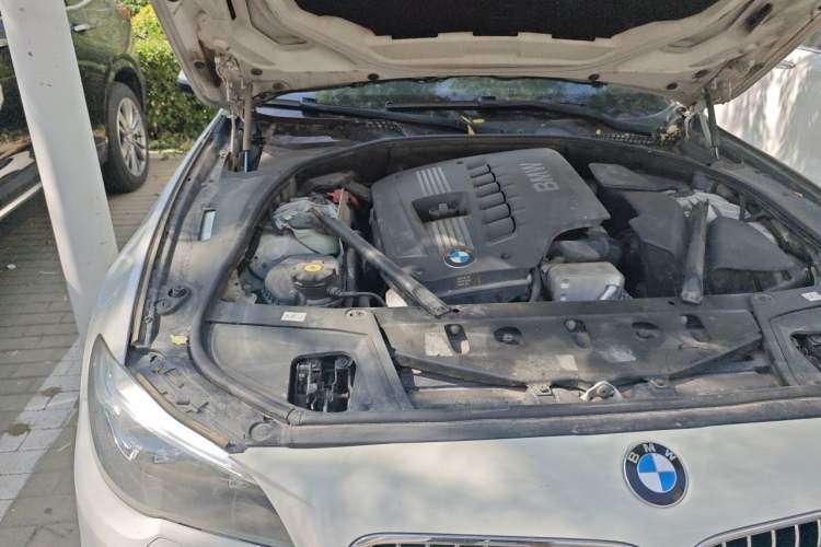 Used BMW 5 Series 2014 530Li Leading Model Engine Bay Right