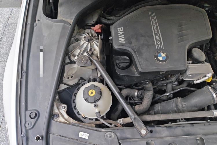 Used BMW 5 Series 2014 525Li Luxury Design Package Engine Bay Right