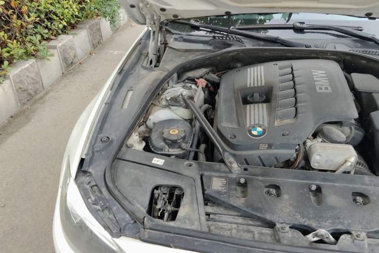 Used BMW 5 Series 2014 530Li Leading Model Engine Bay Right