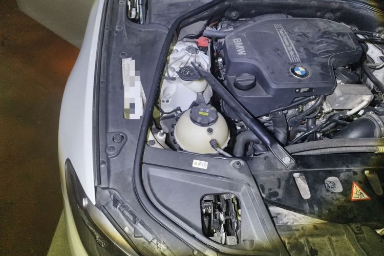 Used BMW 5 Series 2014 525Li Luxury Design Package Engine Bay Right