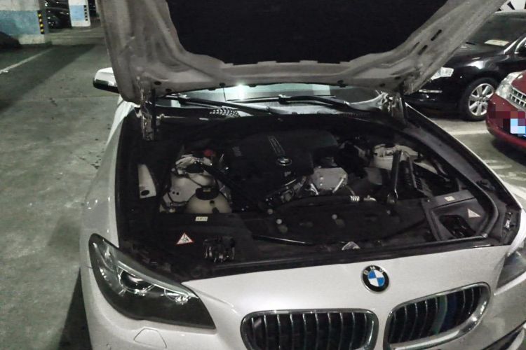 Used BMW 5 Series 2014 525Li Luxury Design Package Engine Bay Right