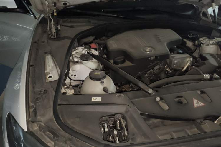 Used BMW 5 Series 2014 520Li Elegant Model Engine Bay Right
