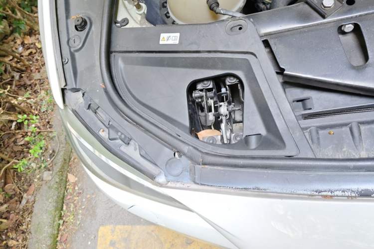 Used BMW 5 Series 2014 525Li Luxury Design Package Engine Bay Right