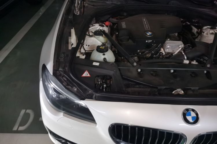 Used BMW 5 Series 2014 525Li Leading Model Engine Bay Right