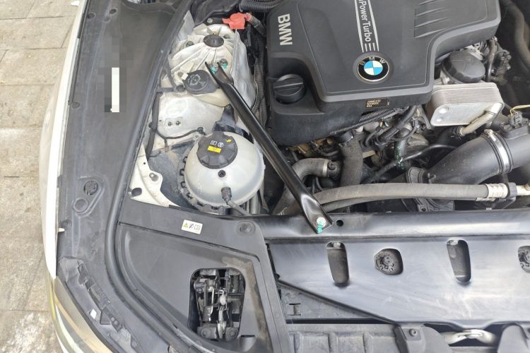 Used BMW 5 Series 2014 525Li Leading Model Engine Bay Right