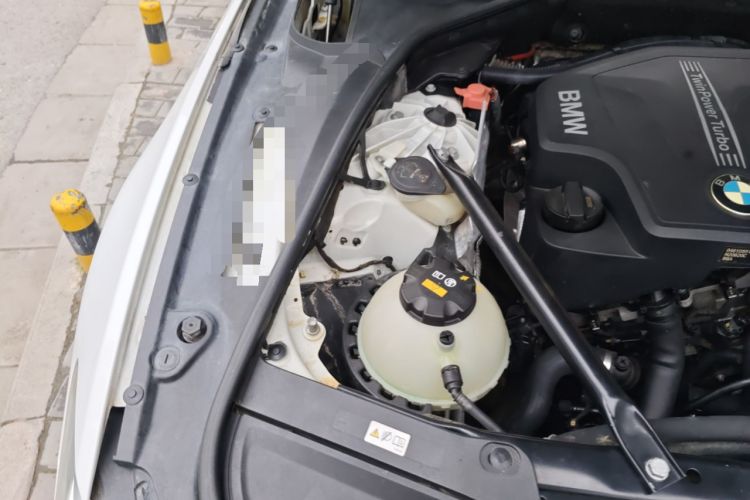 Used BMW 5 Series 2014 525Li Luxury Design Package Engine Bay Right