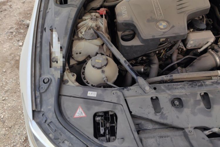 Used BMW 5 Series 2014 520Li Elegant Model Engine Bay Right