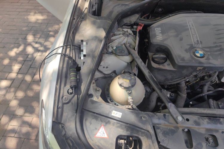 Used BMW 5 Series 2014 525Li Leading Model Engine Bay Right